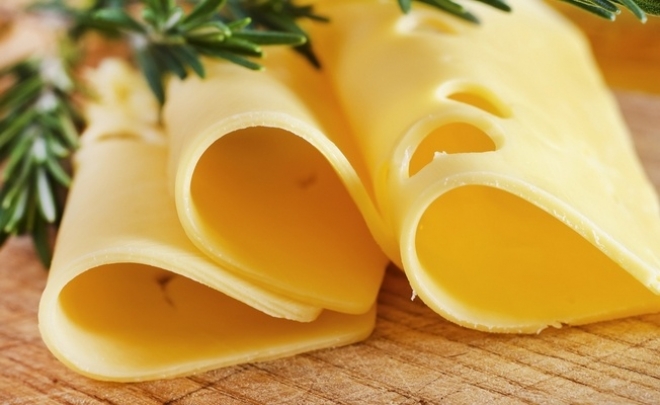 На базе лаборатории СамГТУ выпущена первая партия швейцарского сыра и итальянской моцареллы